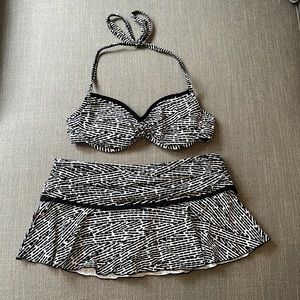 Kenneth Cole Black and white printed Bikini swimsuit.